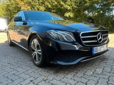 Gebraucht Mercedes E200 Avantgarde 160 PS (117 kW) 2019 Schwarz Limousine