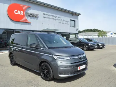 Gebraucht VW Multivan Style 150 PS (110 kW) 2023 Indiumgrau metallic Van / Kleinbus