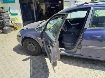 Gebraucht Renault Mégane GrandTour 98 PS (72 kW) 2004 Blau Kombi