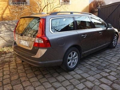 Braun Gebraucht 2010 Volvo V70 Kombi | 7.800 € (Teuer)