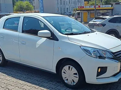 Gebraucht Mitsubishi Space Star Select 71 PS (52 kW) 2023 Weiß Kleinwagen