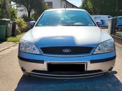 Gebraucht Ford Mondeo Ghia 125 PS (91 kW) 2001 Grau Limousine