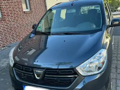 Gebraucht Dacia Lodgy Comfort 102 PS (75 kW) 2019 Grau Van / Kleinbus