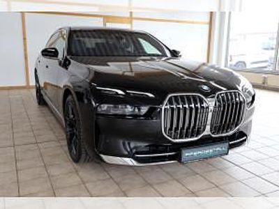 Gebraucht BMW 740 286 PS (210 kW) 2025 Schwarz (saphirschwarz) Limousine
