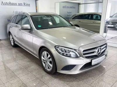Gebraucht Mercedes C200 Avantgarde 184 PS (135 kW) 2018 Mojavesilber Kombi