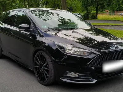 Gebraucht Ford Focus ST 250 PS (183 kW) 2017 Schwarz Limousine