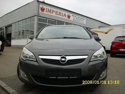 Usata Opel Astra Design Edition 140 CV (102 kW) 2011 Grigio Station wagon