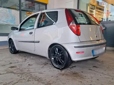 Gebraucht Fiat Punto 60 PS (44 kW) 2004 Silber Kleinwagen