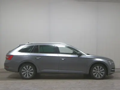 Gebraucht Skoda Superb Ambition 200 PS (147 kW) 2023 Grau Kombi