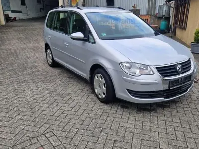 Gebraucht VW Touran Conceptline 105 PS (77 kW) 2010 Silber Van / Kleinbus