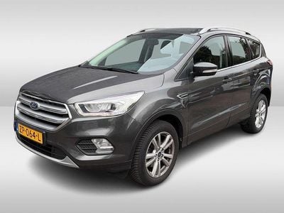 Begagnad Ford Kuga Trend 120 HK (88 kW) 2019 Grå SUV