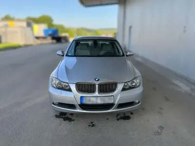 Gebraucht BMW 325 218 PS (160 kW) 2007 Grau Limousine