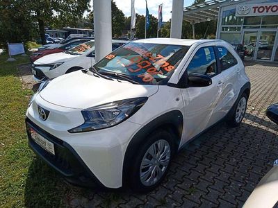 Neu Toyota Aygo X Business Edition 72 PS (52 kW) 2025 Weiß SUV
