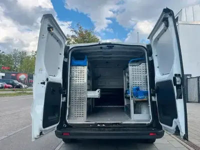 Gebraucht Opel Vivaro 120 PS (88 kW) 2018 Weiß Van / Kleinbus