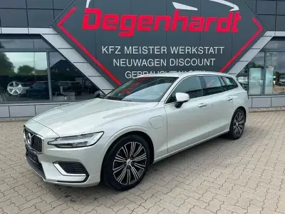 Gebraucht Volvo V60 Inscription 253 PS (186 kW) 2021 Kombi