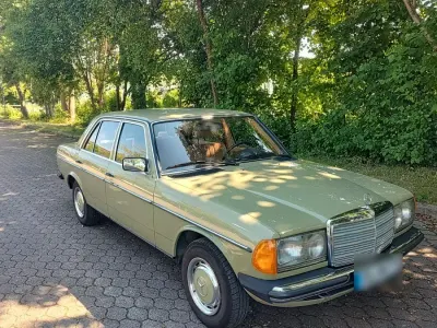 Gebraucht Mercedes 200 109 PS (80 kW) 1983 Grün Limousine