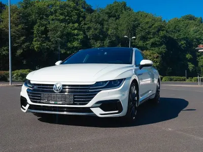 Gebraucht VW Arteon R-line 239 PS (175 kW) 2018 Weiß Kleinwagen