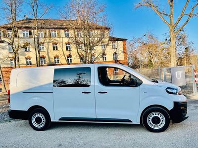 Weiß Gebraucht 2022 Opel Vivaro Edition Van / Kleinbus | 23.799 € (Teuer)
