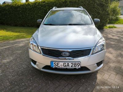 gebraucht Kia Ceed cee'd /1.4 CVVT tüv bis mai 2024