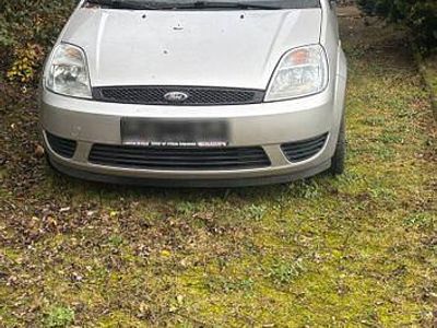 Usata Ford Fiesta Trend 80 CV (58 kW) 2004 Grigio Utilitaria