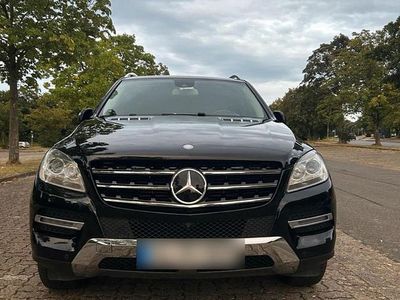 Second-hand Mercedes ML350 258 CP (189 kW) 2014 Negru SUV
