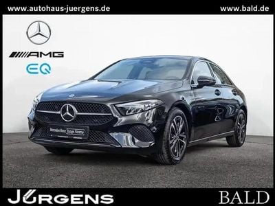 Gebraucht Mercedes A180 Progressive 136 PS (100 kW) 2025 Schwarz metalliclack kosmossch Limousine