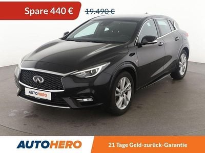 Infiniti Q30