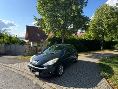 Gebraucht Peugeot 206+ 60 PS (44 kW) 2009 Schwarz Kleinwagen