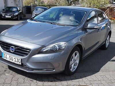 Second-hand Volvo V40 You! 120 CP (88 kW) 2015 Gri Break