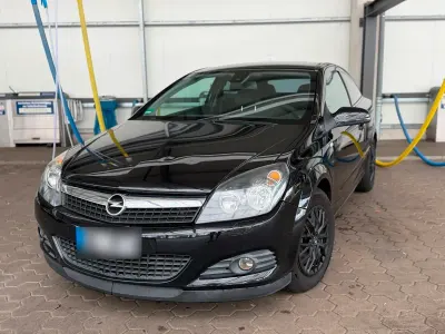 Gebraucht Opel Astra GTC 140 PS (102 kW) 2009 Schwarz Coupé