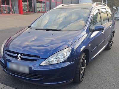 Blau Gebraucht 2005 Peugeot 307 Kombi | 1.800 €