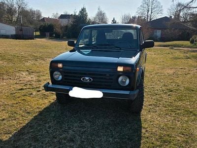 Gebraucht Lada Taiga 83 PS (61 kW) 2018 Grün SUV