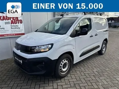 Gebraucht Opel Combo Basis 110 PS (80 kW) 2025 Weiß Van / Kleinbus