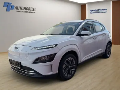 Gebraucht Hyundai Kona Select 100 kW (136 PS) 2022 Weiß SUV