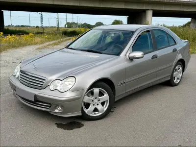 Gebraucht Mercedes C200 122 PS (89 kW) 2005 Grau Limousine