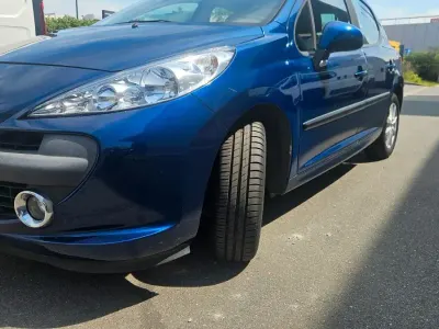 Gebraucht Peugeot 207 Filou 95 PS (69 kW) 2007 Blau Limousine