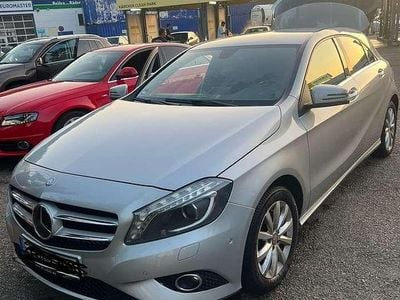 Grau Gebraucht 2014 Mercedes A180 Limousine | 12.900 € (Fairer Preis)