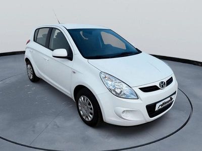 Gebraucht Hyundai i20 86 PS (63 kW) 2012 Weiß Kleinwagen