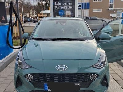 Gebraucht Hyundai i10 Edition 30 67 PS (49 kW) 2022 Grün Kleinwagen