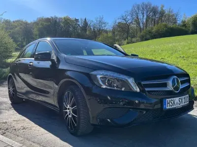 Gebraucht Mercedes A200 Urban 156 PS (114 kW) 2015 Schwarz Limousine