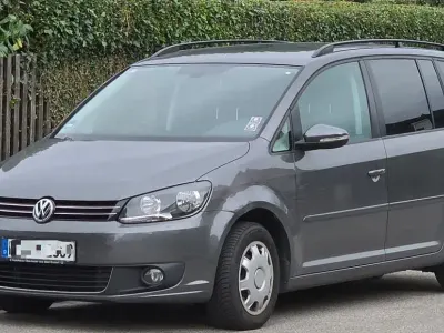 Gebraucht VW Touran Comfortline 140 PS (102 kW) 2011 Grau Van / Kleinbus