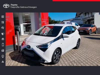 Gebraucht Toyota Aygo Connect Style 72 PS (52 kW) 2020 Pianosaweiß Kleinwagen