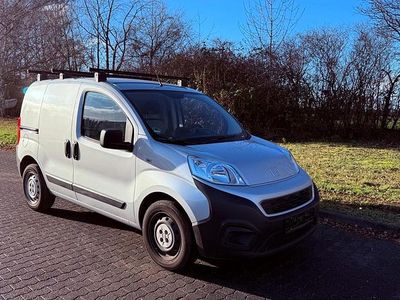 Gebraucht Fiat Fiorino 95 PS (69 kW) 2023 Silber Van / Kleinbus