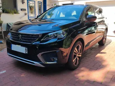 Gebraucht Peugeot 5008 Allure 131 PS (96 kW) 2019 Schwarz SUV