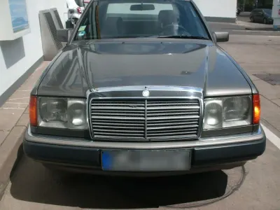 Gebraucht Mercedes E200 118 PS (86 kW) 1992 Grau Limousine