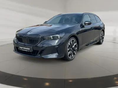 Gebraucht BMW 540 M Sport 286 PS (210 kW) 2025 Black sapphire metallic Kombi