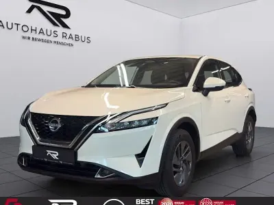 Gebraucht Nissan Qashqai Acenta 140 PS (102 kW) 2022 Pearl white perleffekt (metallic) SUV