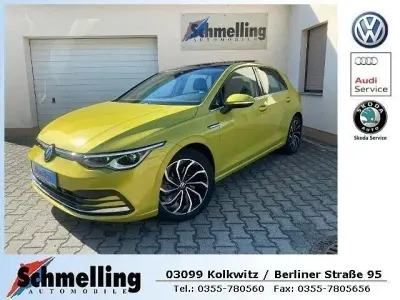 Gebraucht VW Golf VIII Style 150 PS (110 kW) 2020 Limonengelb metallic (metallic) Limousine