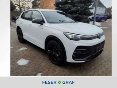 Gebraucht VW Tiguan R-line 193 PS (141 kW) 2024 Pure white SUV