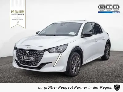Gebraucht Peugeot e-208 Allure 100 kW (136 PS) 2023 Weiss Kleinwagen